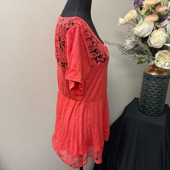Torrid Coral Lace Crochet Top 0 | Boho Floral Scoop Neck Short Sleeve Blouse - Picture 4 of 7